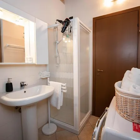 The Three Moons Apartment Peschiera del Garda Exterior foto