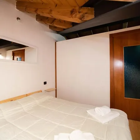 The Three Moons Apartment Peschiera del Garda Exterior foto